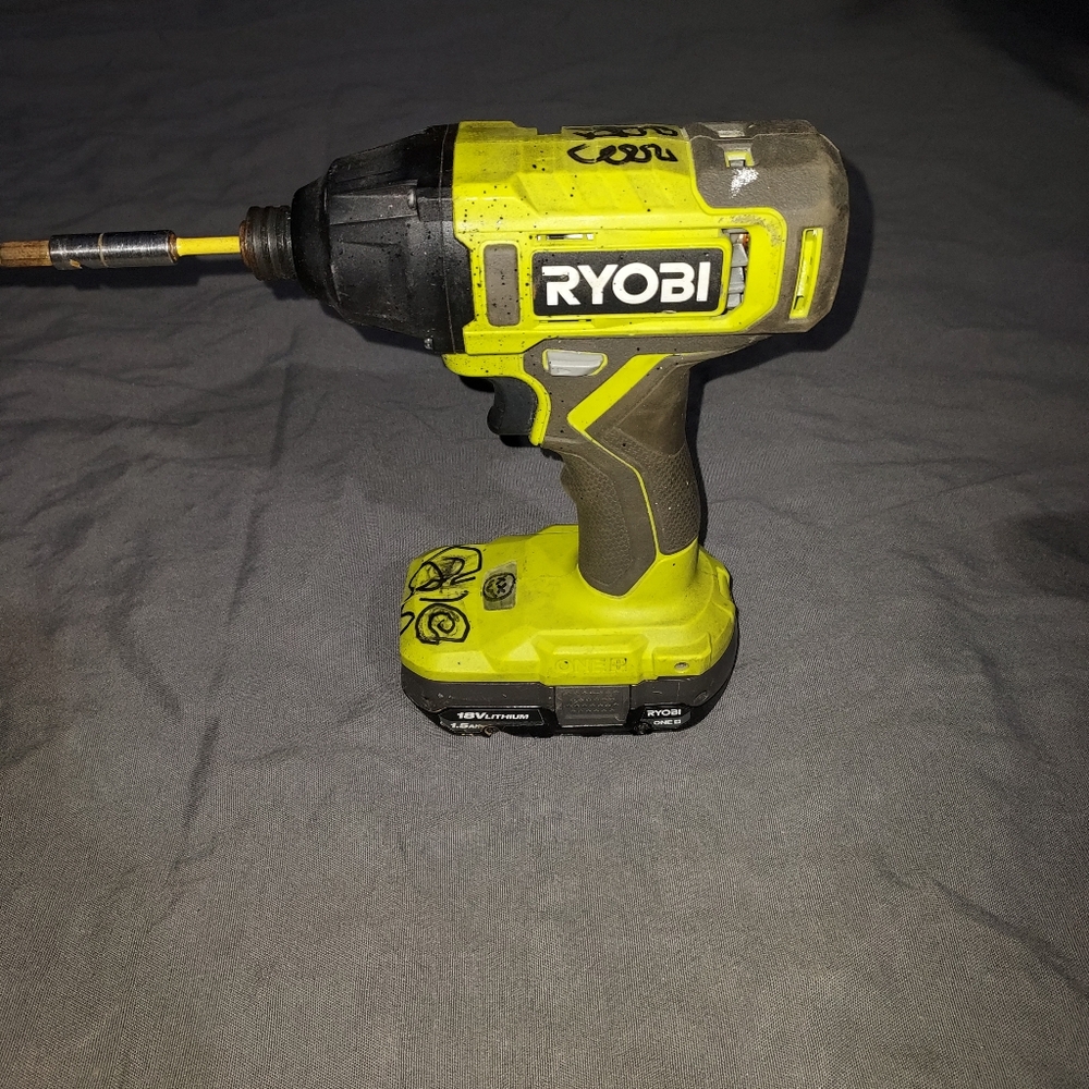 Ryobi Cordless Power Drill in Yellow and Black 18V
